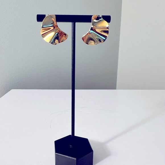 Jewelry - Elegant 14K Gold Plated Earrings